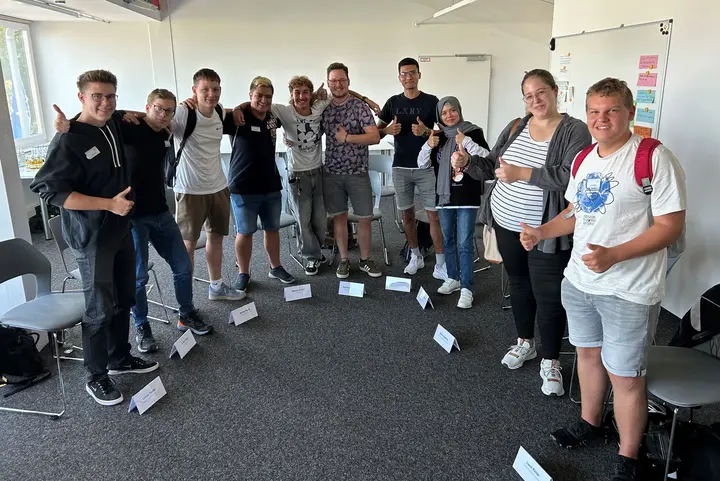 Gruppenbild vom Ausbildungsstart 2024 bei Eichler